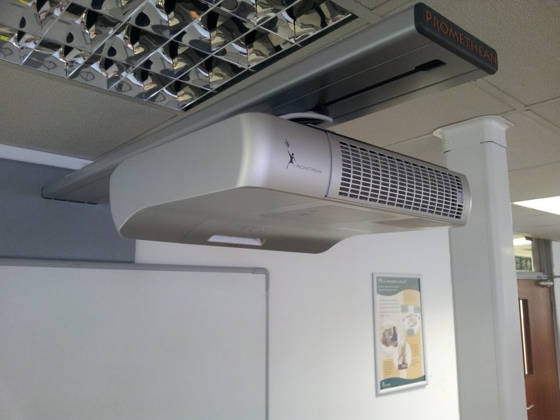 How do I remove my PRM30 projector?